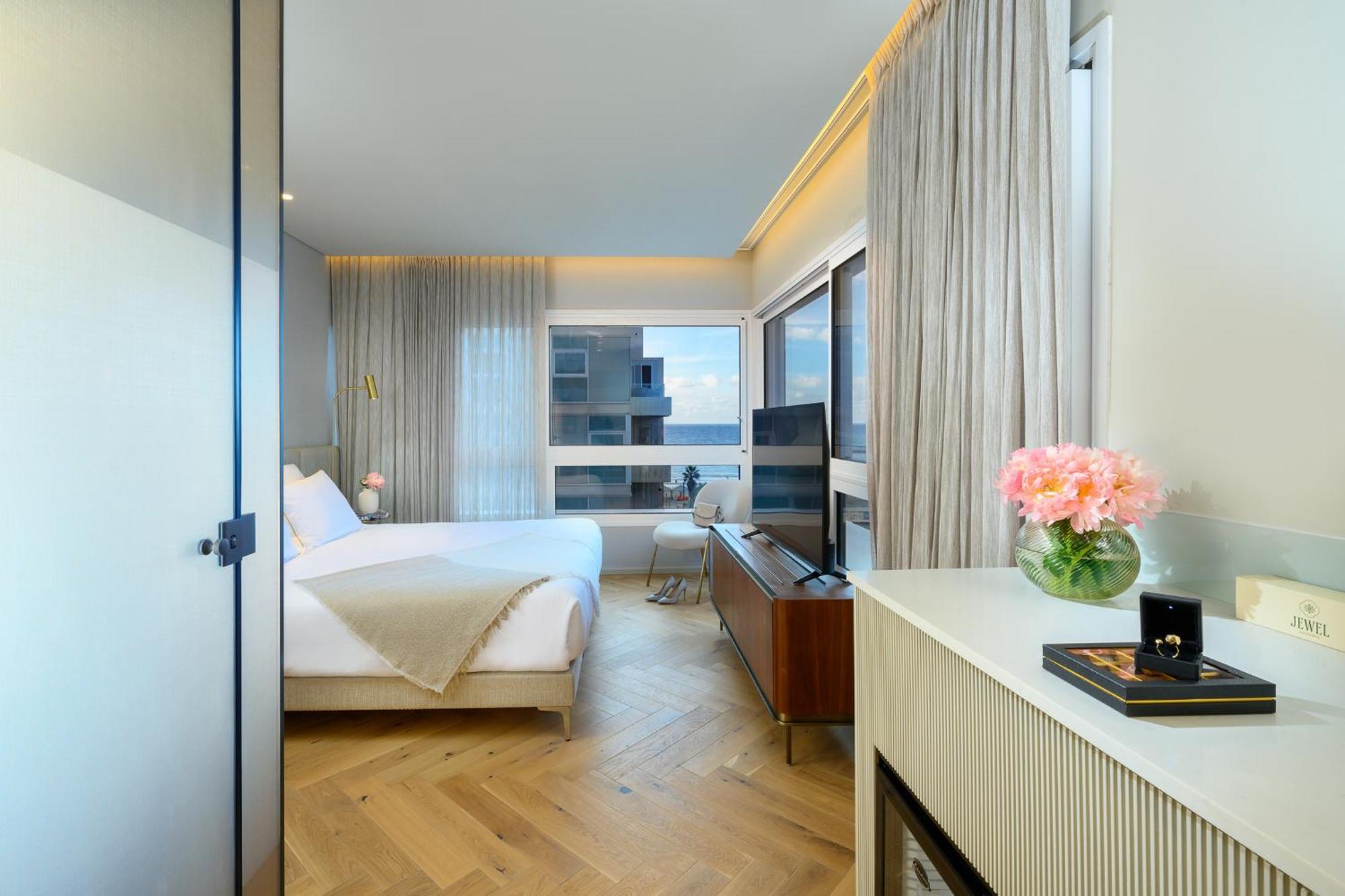 Hotel Jewel Tlv 4*