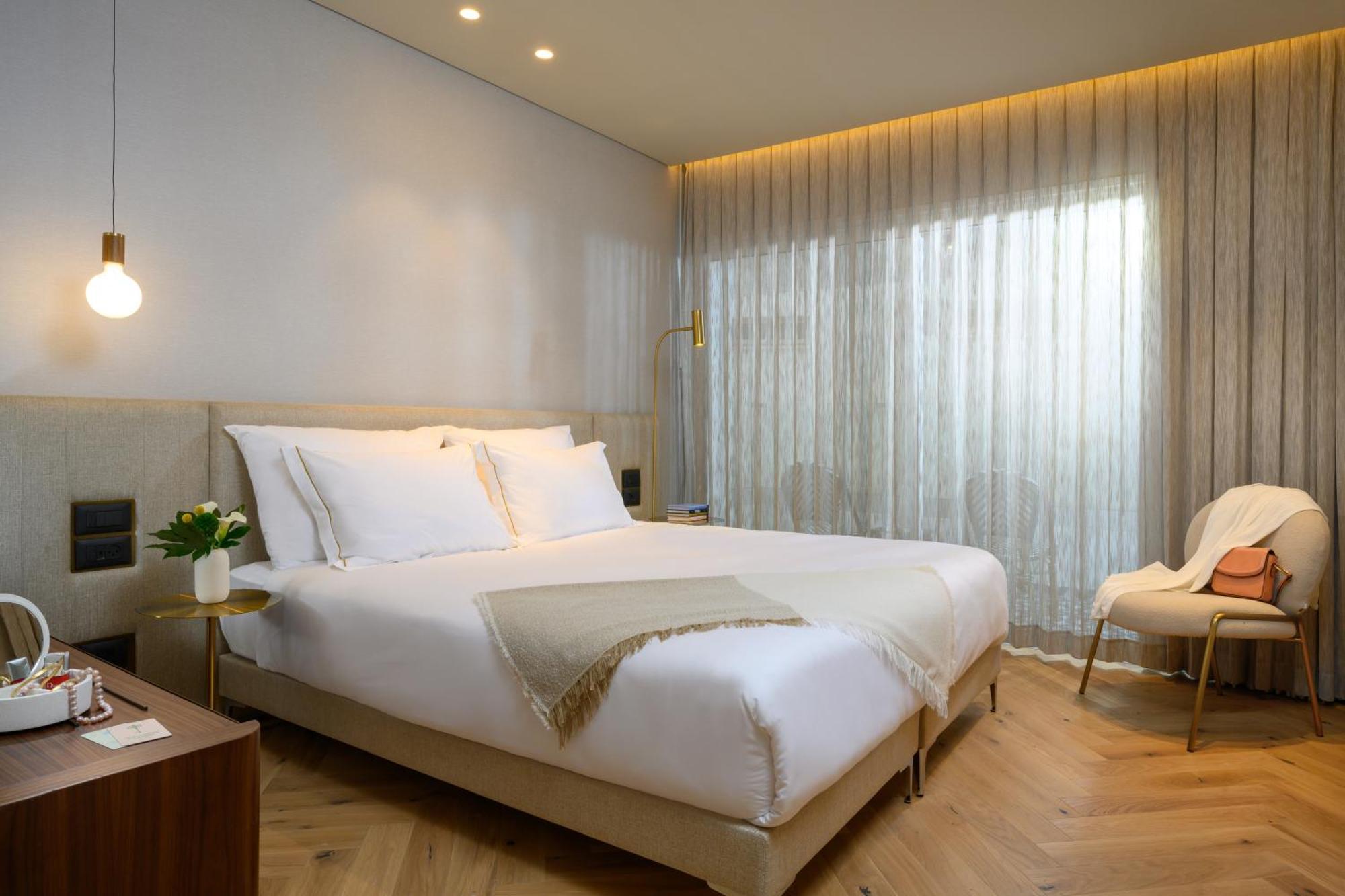 Jewel Tlv